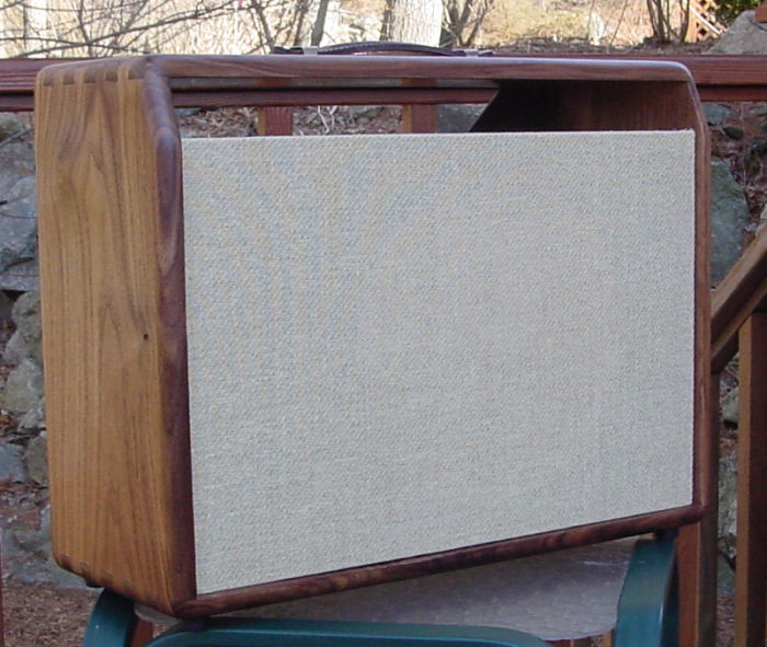 Fender®-style Cabinet in Black Walnut